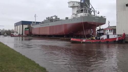 轮船下水视频,轮船下水瞬间震撼全场的精彩瞬间